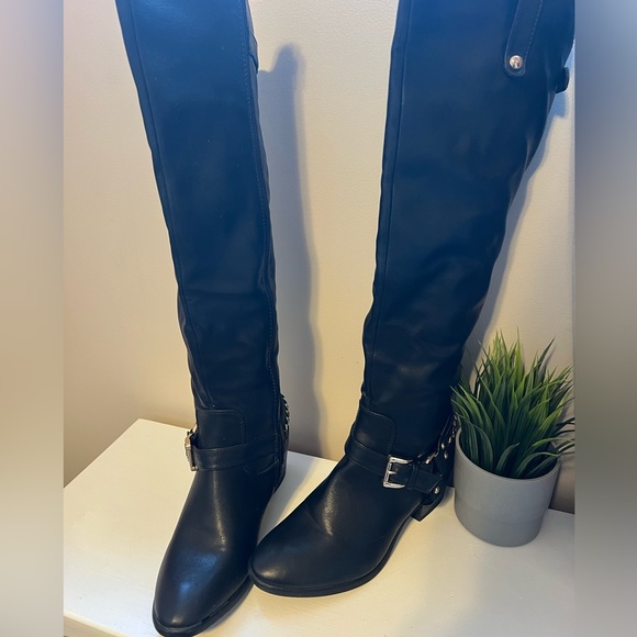 Faux leather fashion boots size 8.5 - Picture 2 of 10